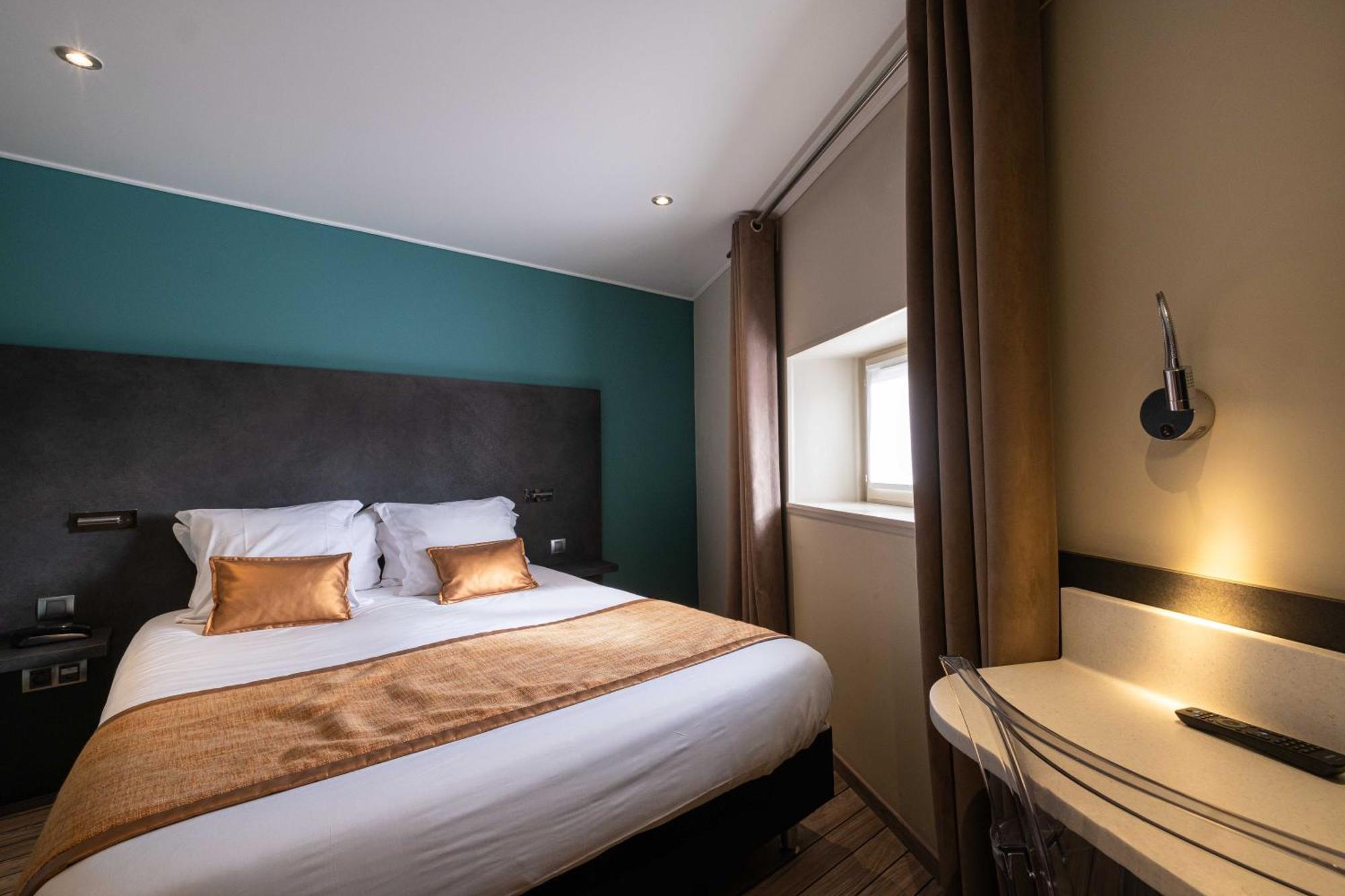Logis Hotel De Bourgogne - Macon Bagian luar foto