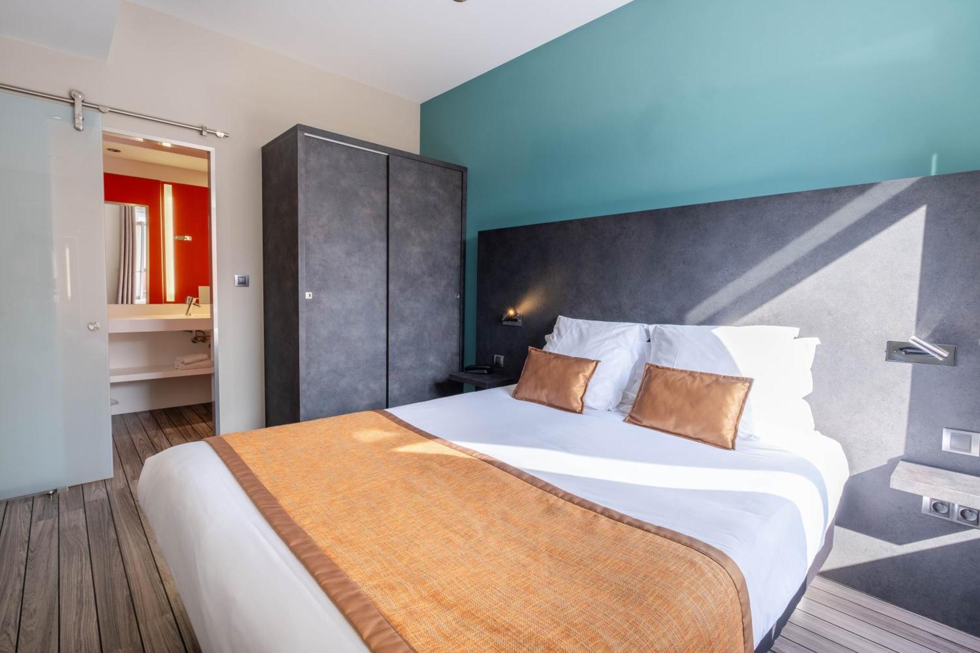 Logis Hotel De Bourgogne - Macon Bagian luar foto