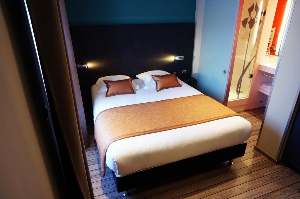 Logis Hotel De Bourgogne - Macon Bagian luar foto