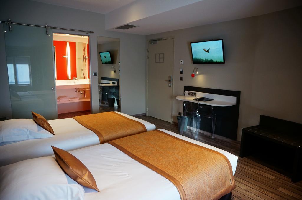 Logis Hotel De Bourgogne - Macon Bagian luar foto