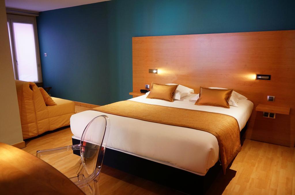 Logis Hotel De Bourgogne - Macon Bagian luar foto
