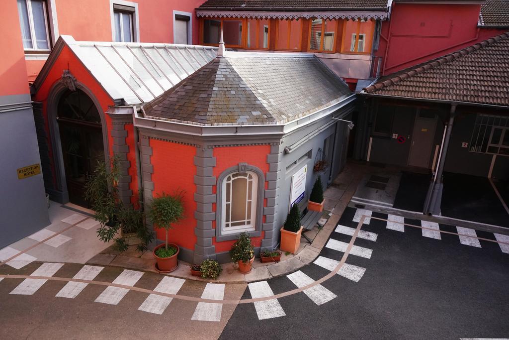 Logis Hotel De Bourgogne - Macon Bagian luar foto